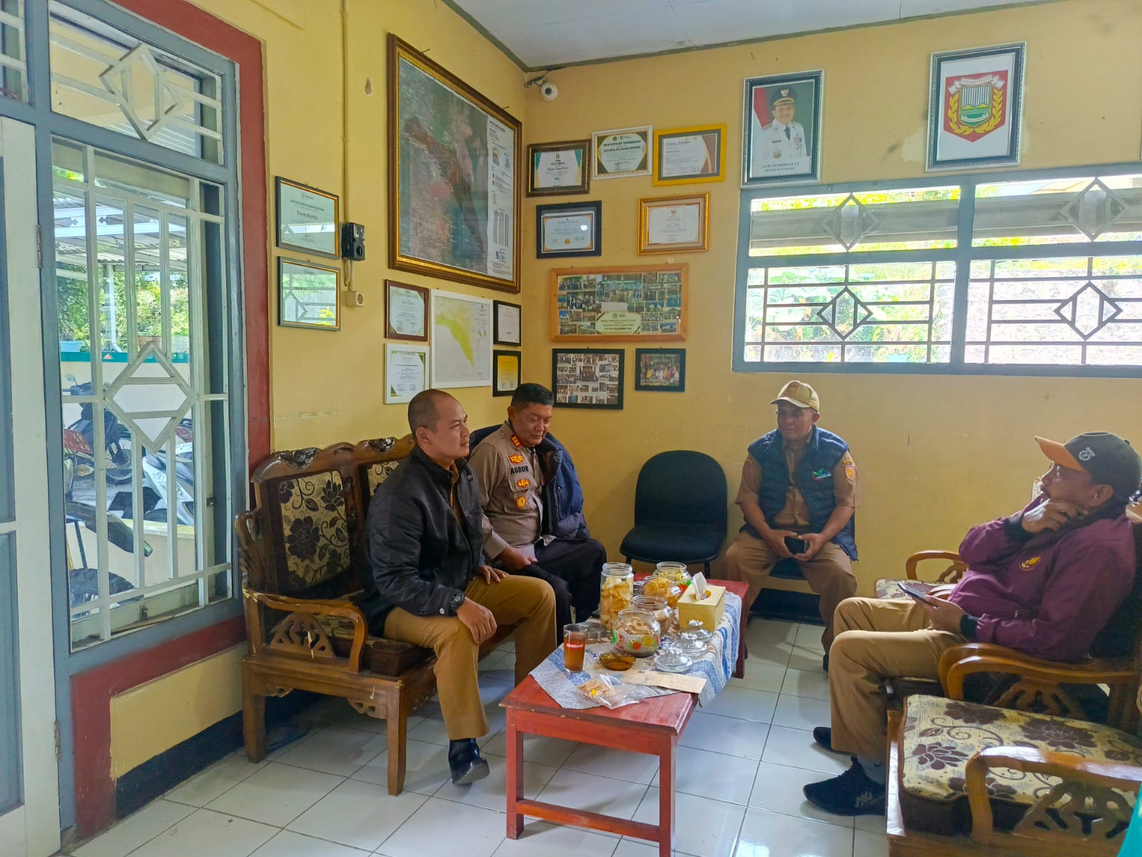 tanggap-cepat-pemerintah-kecamatan-kejajar-lakukan-tindak-lanjut-pengaduan-masyarakat-melalui-kanal-laporbup